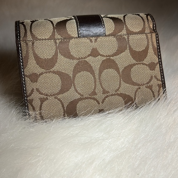 Coach Signature Wallet - Picture 3 of 8